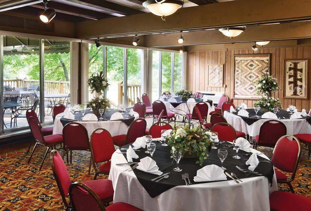 Hueston Woods Lodge And Conference Center College Corner Bagian luar foto