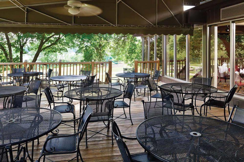 Hueston Woods Lodge And Conference Center College Corner Bagian luar foto