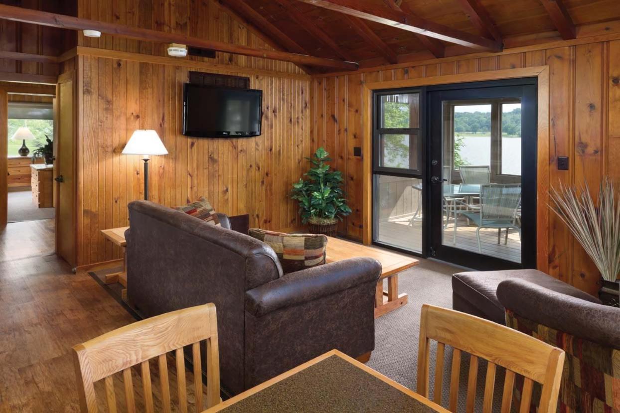 Hueston Woods Lodge And Conference Center College Corner Bagian luar foto