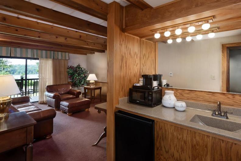 Hueston Woods Lodge And Conference Center College Corner Bagian luar foto
